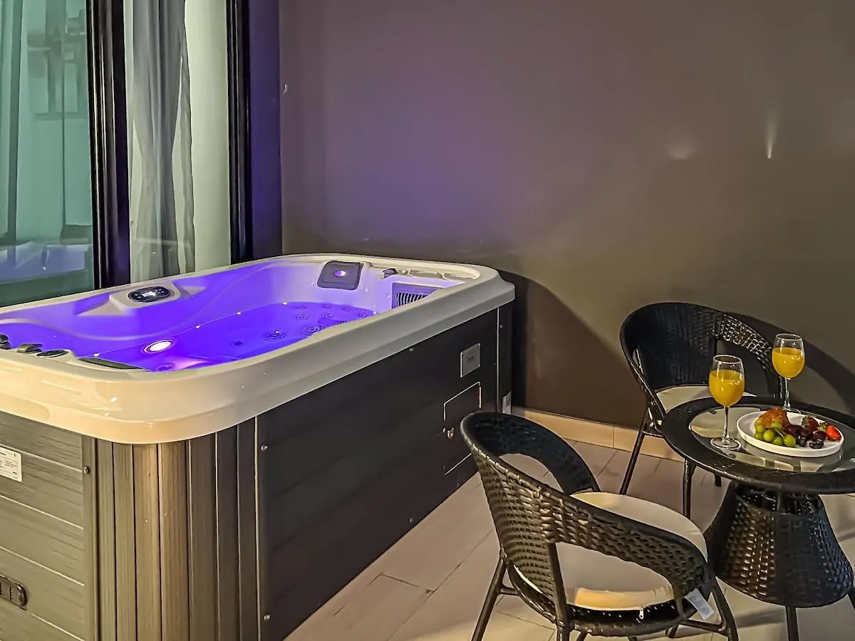 Stylish Room With Canal View 두바이 아랍에미리트